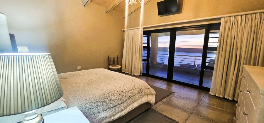8 Bedroom Property for Sale in Myburgh Park Western Cape